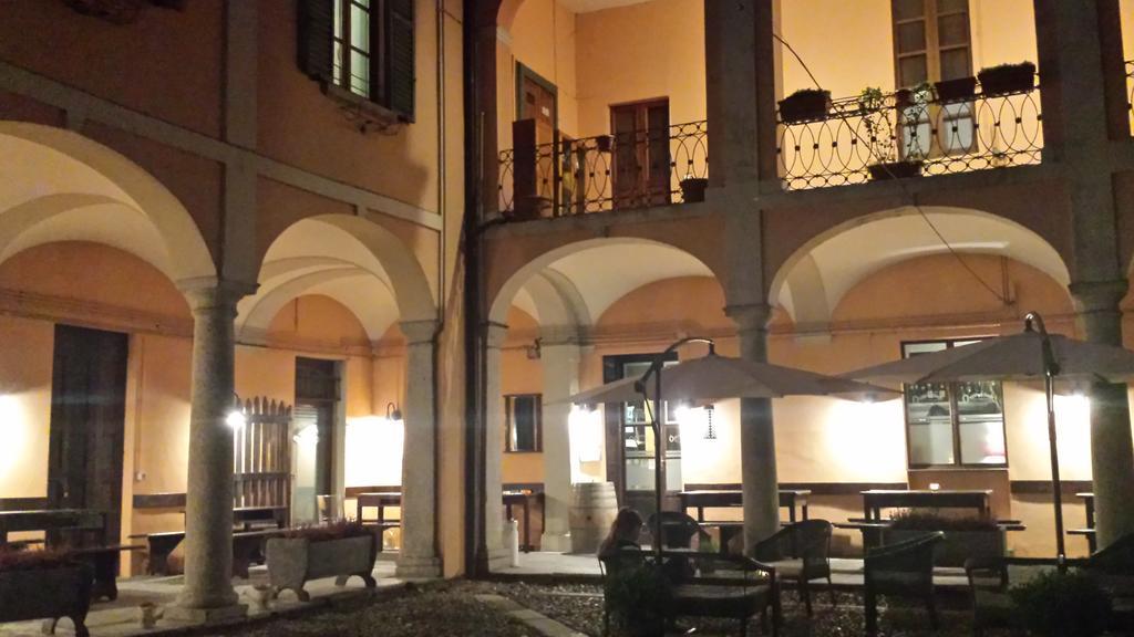 Archi E Colonne Hotell Verbania Exteriör bild