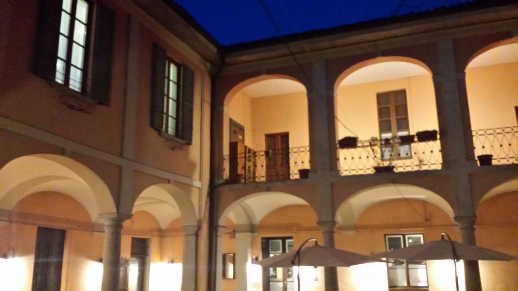 Archi E Colonne Hotell Verbania Exteriör bild